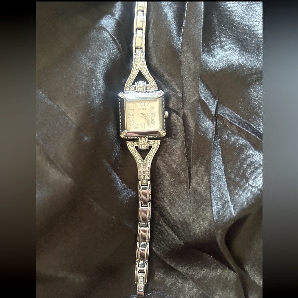 Guess Women’s Bracelet Watch
